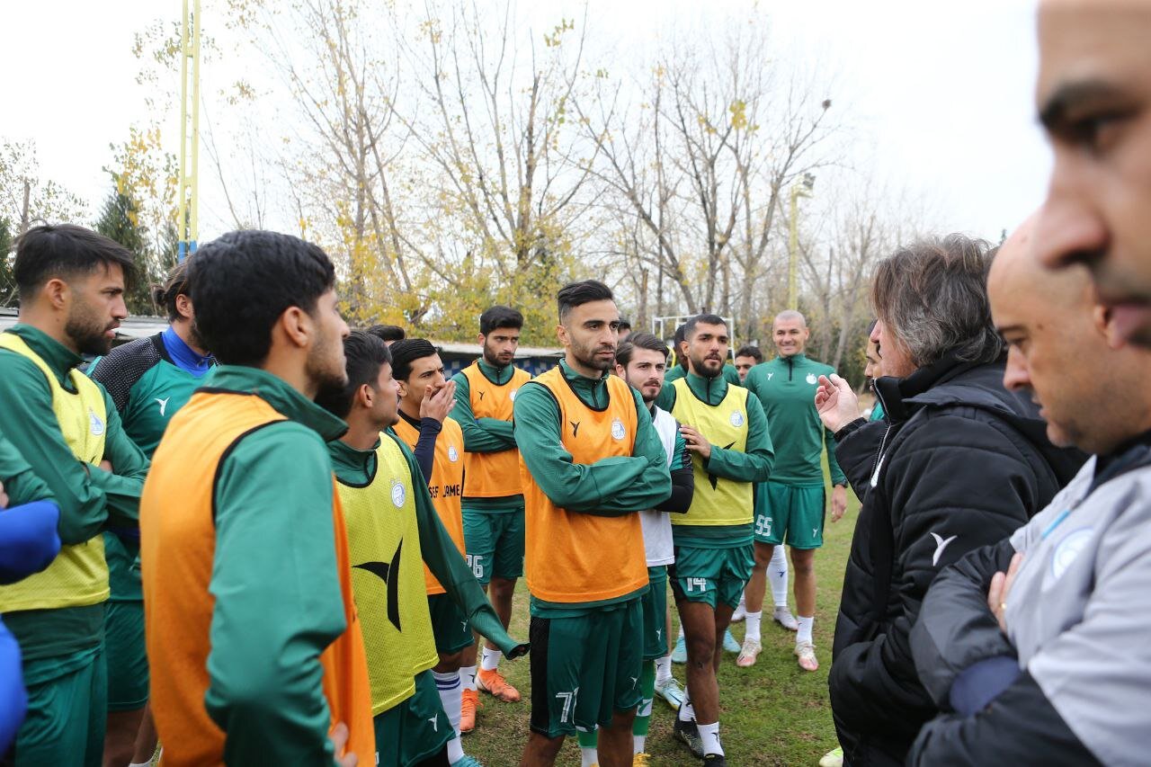 ملی پوشان استقلال در تمرینات آبی پوشان شرکت نکردند!