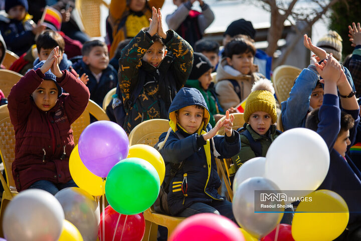 مراسم رونمائی از پوستر دومین مسابقه بین المللی نقاشی کودکان و نوجوانان اصفهان