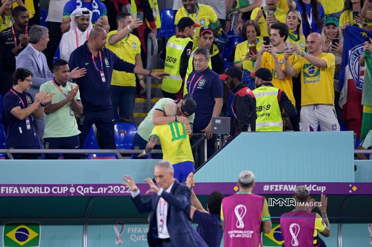 نیمار قلابی در آغوش نیمار اورجینال!+عکس