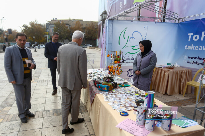 بازدید شهردار اصفهان از نمایشگاه افراد دارای معلولیت