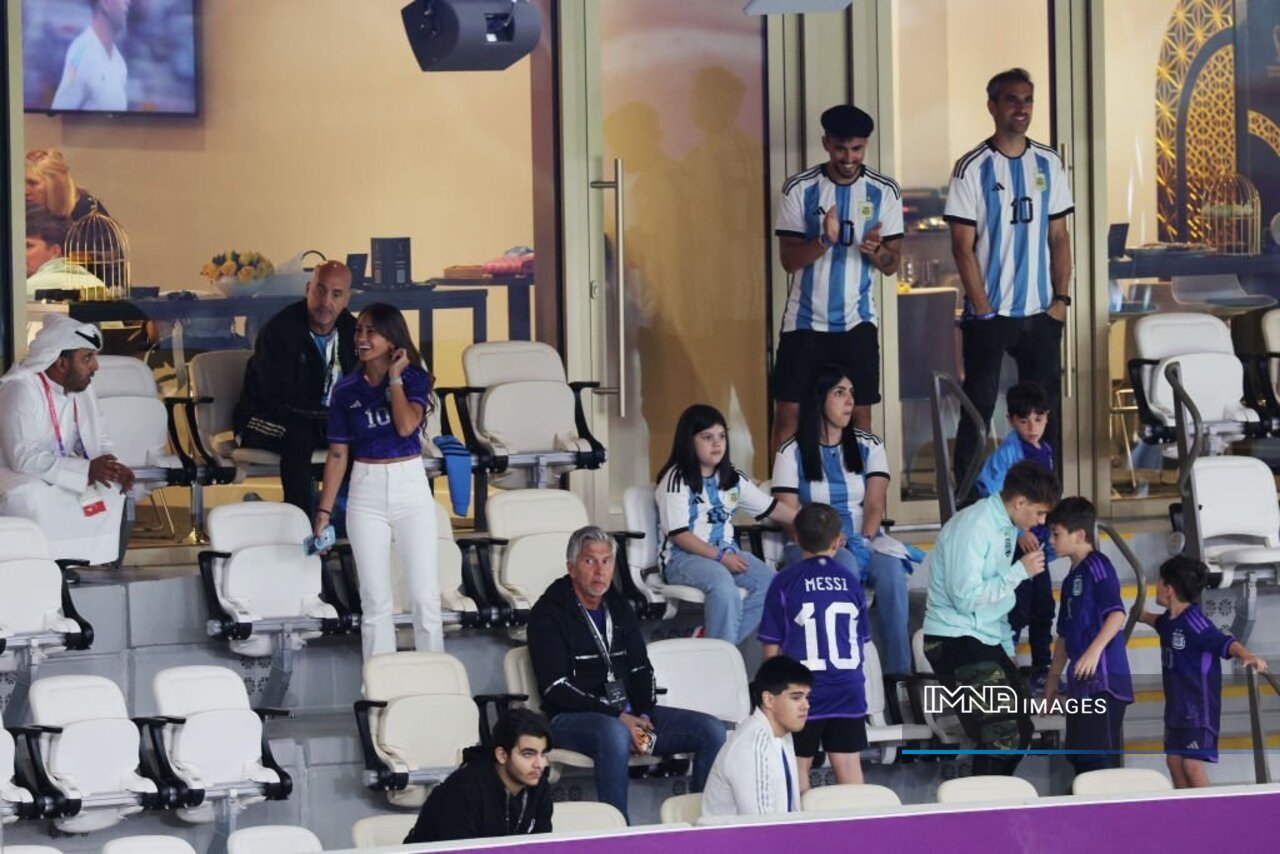 خانواده مسی در ورزشگاه لوسیل پیش از مصاف هلند و آرژانتین+عکس