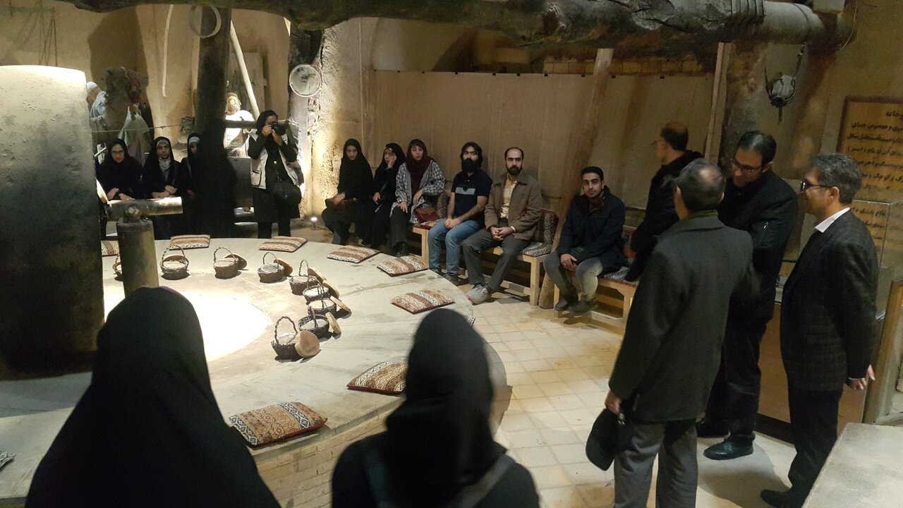 «عصارخانه شاهی» برمدار علم