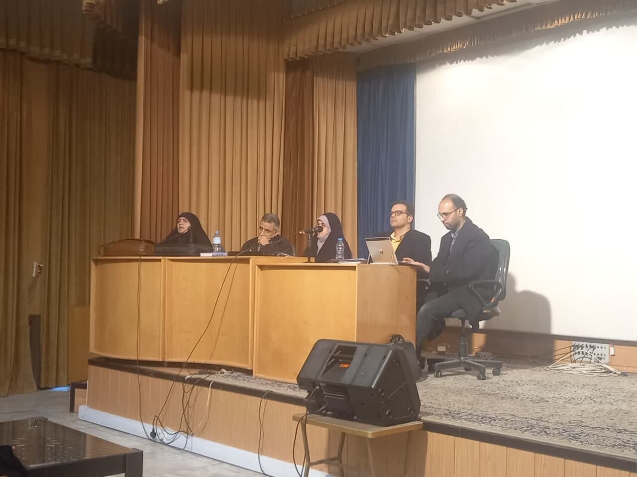 به باور مخاطبان، مرز طبقاتی و پوشش ظاهری اینستاگرام از بین رفته است