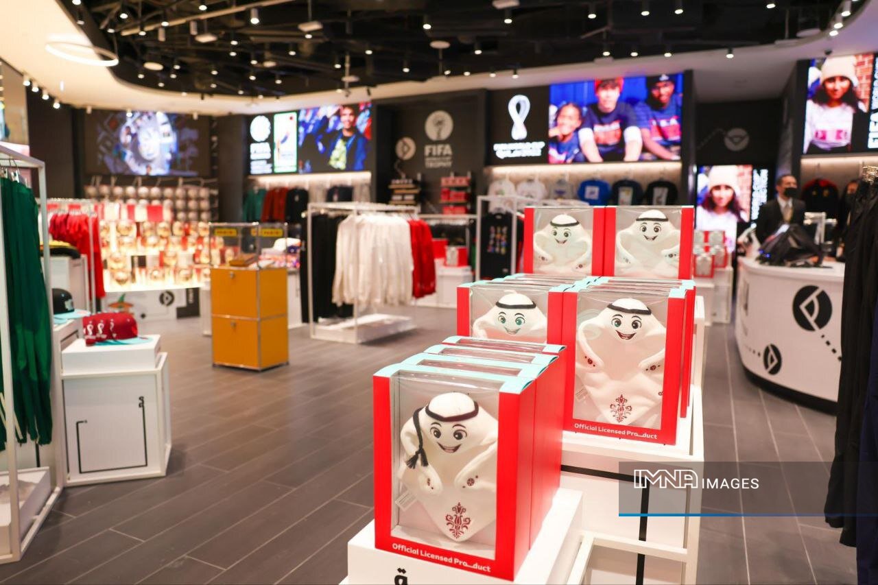 افتتاح نخستین فروشگاه رسمی فیفا در فرودگاه دوحه + عکس