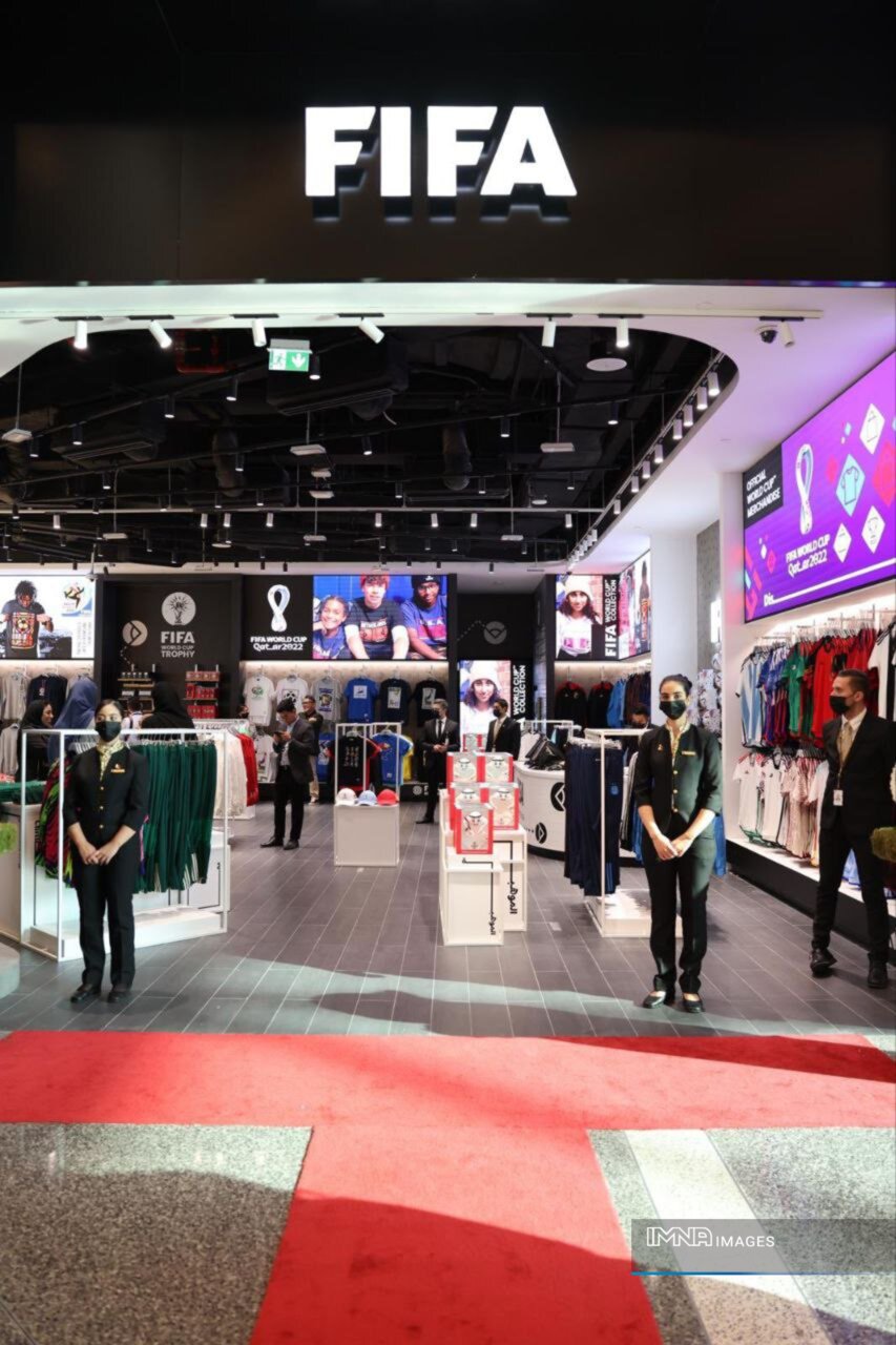 افتتاح نخستین فروشگاه رسمی فیفا در فرودگاه دوحه+عکس