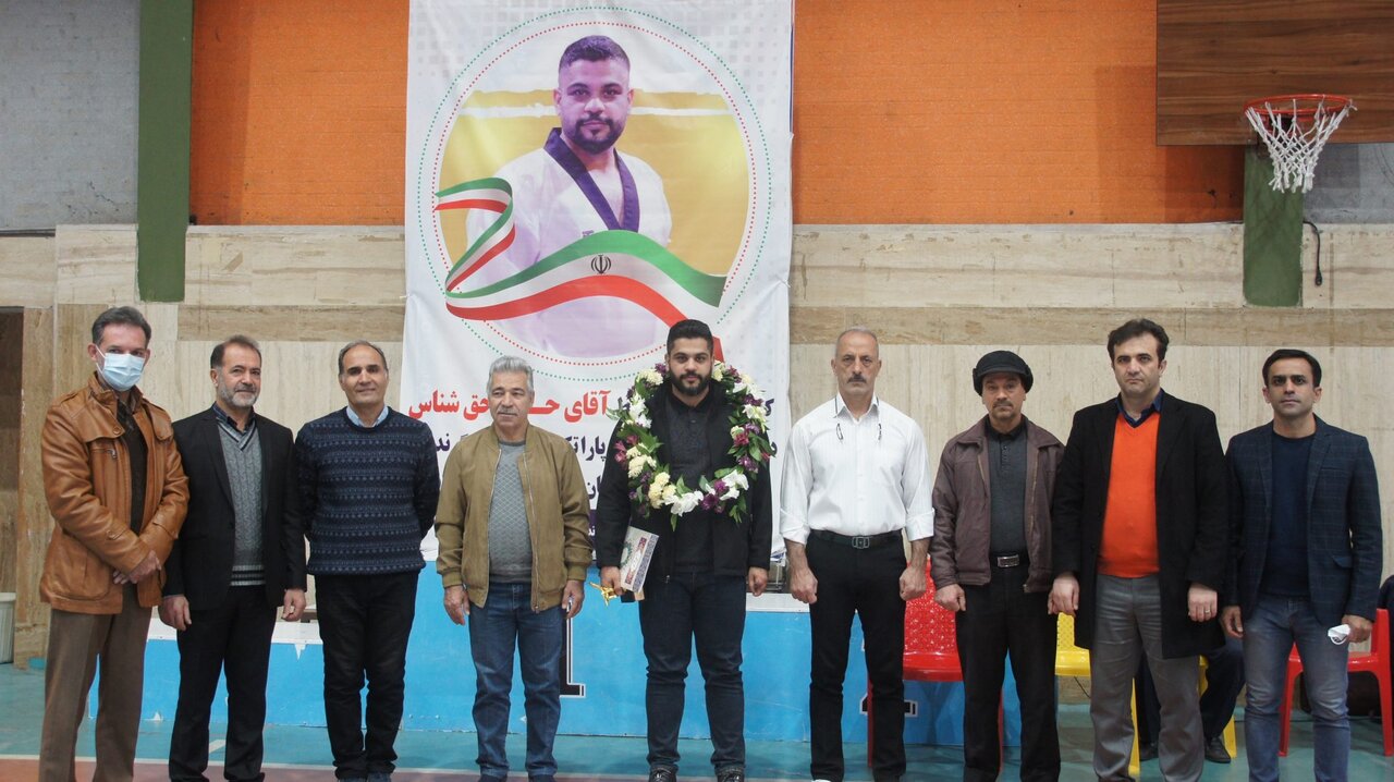 حامد حقشناس والپیپر حامد حقشناس والپیپر