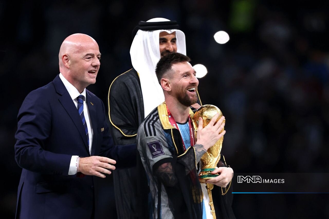 وقتی کاپ جامجهانی در دستان مسی آرام گرفت+عکس