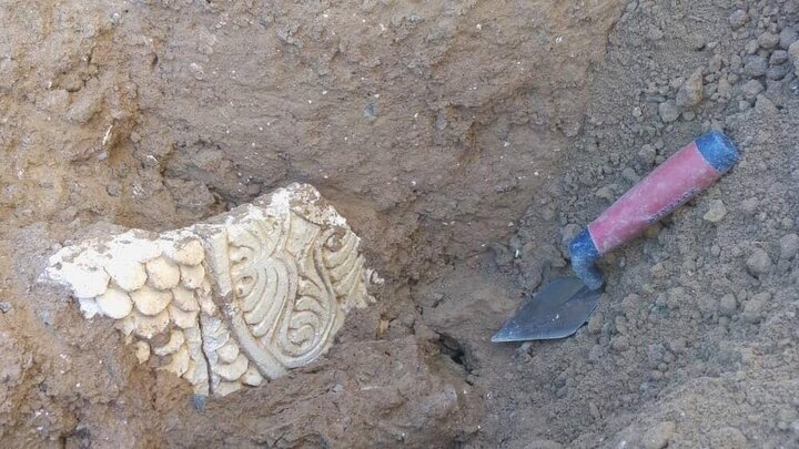 گچ‌بری ۱۷۰۰ ساله در شرق ایران کشف شد