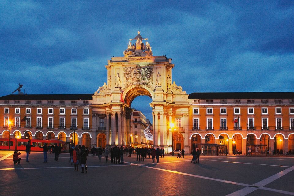 این میدانها حرفهای زیادی برای گفتن دارند!