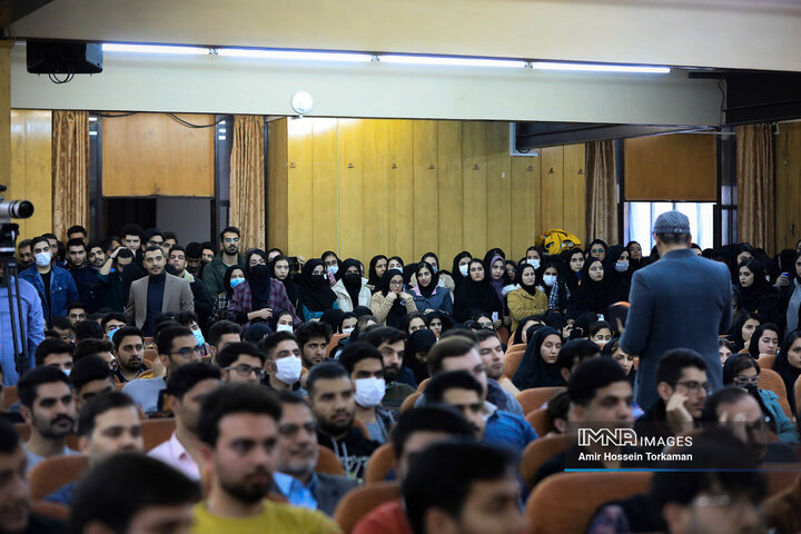 پرسش و پاسخ دانشجویان با سخنگوی دولت در همدان