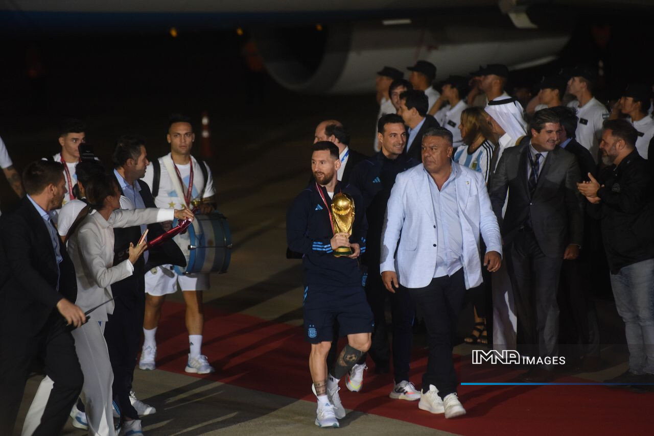 لحظهبهلحظه از بازگشت شکوهمندانه مسی و یاران به خاک آرژانتین+عکس