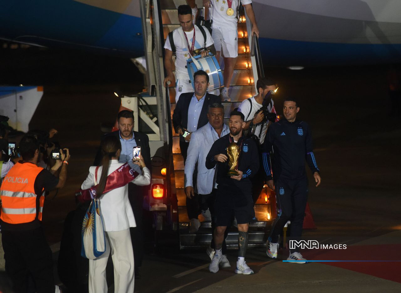 لحظهبهلحظه از بازگشت شکوهمندانه مسی و یاران به خاک آرژانتین+عکس