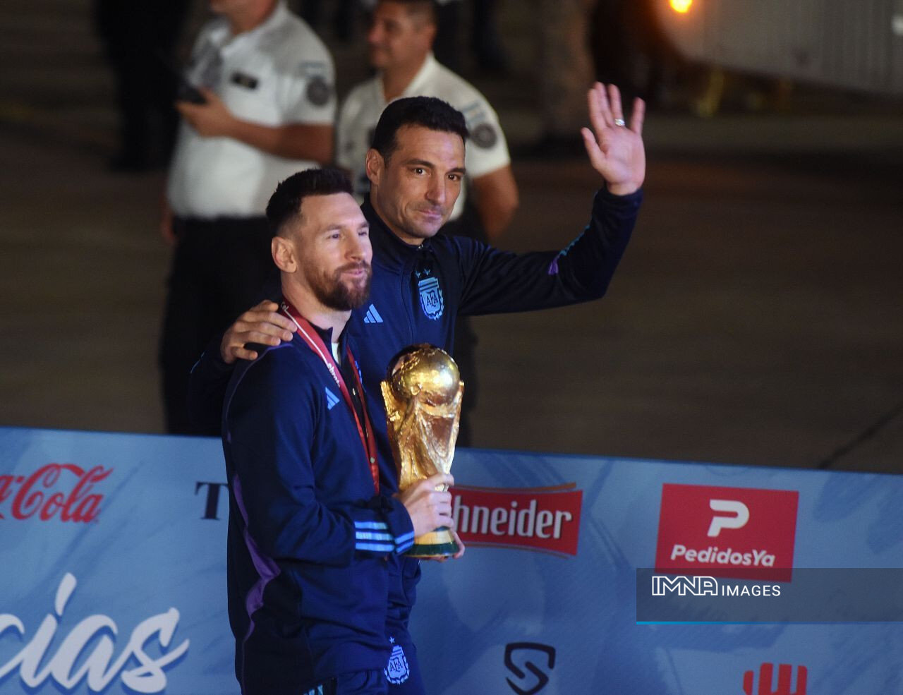 لحظهبهلحظه از بازگشت شکوهمندانه مسی و یاران به خاک آرژانتین+عکس