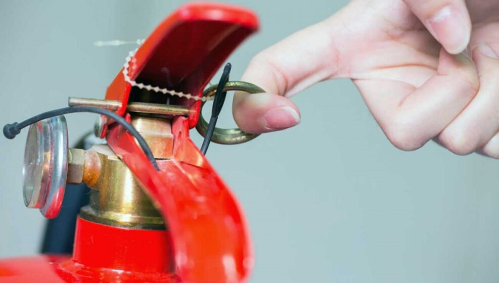 استفاده از کپسول آتش نشانی