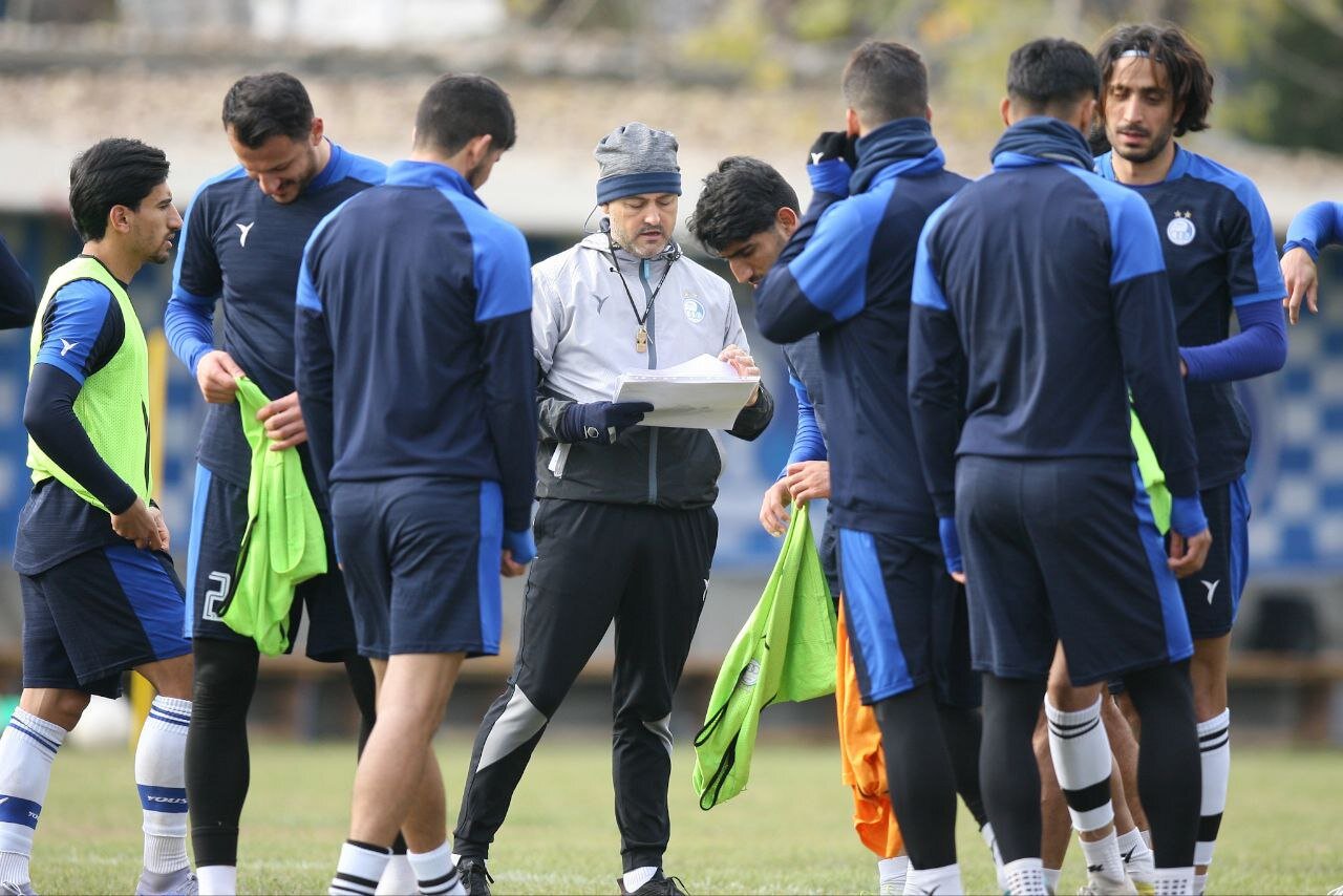 کلاس درس اختصاصی در تمرین استقلال!+عکس