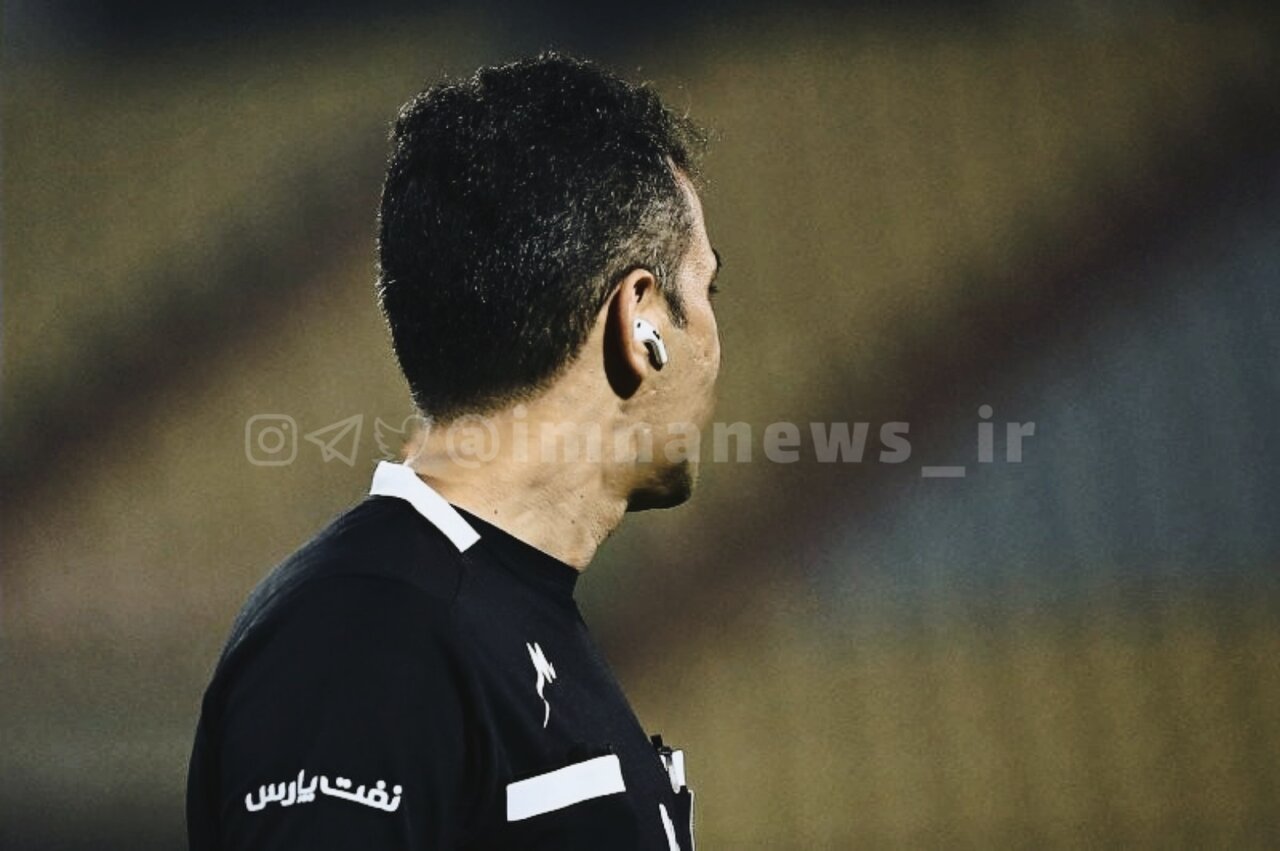 ارتباط داوران لیگ برتری با ایرپاد بهجای سیستم رادیویی+ عکس