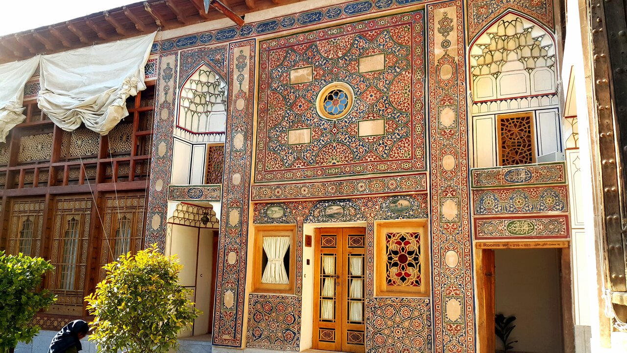 اینجا معماری و هنر راوی است