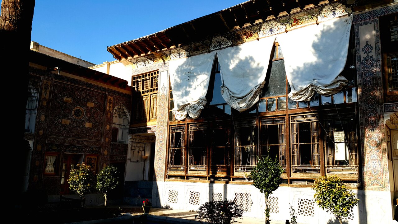 اینجا معماری و هنر راوی است