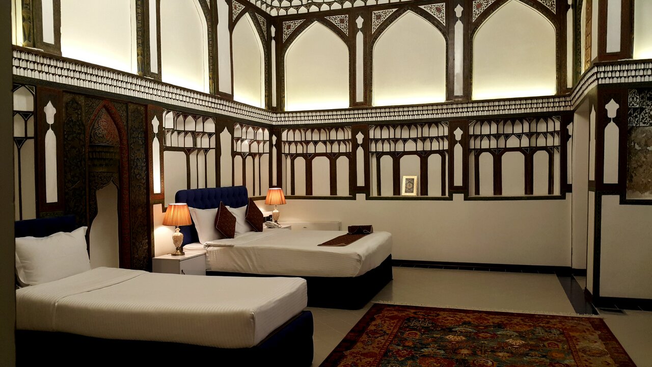 اینجا معماری و هنر راوی است