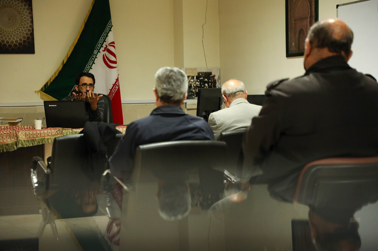 بهرهگیری از زبان فارسی علت اصلی ماندگاری اشعار کمال اسماعیل