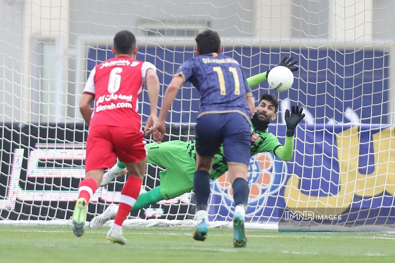 فرصت طلایی سرخابیها برای افزایش اختلاف با رقبا / دوئل پائیننشینان برای نجات از قعر جدول