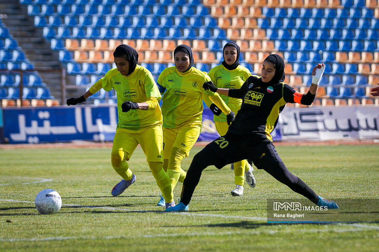 پیکان یکه تاز ورزش بانوان/ سالی که طلایی به پایان رسید