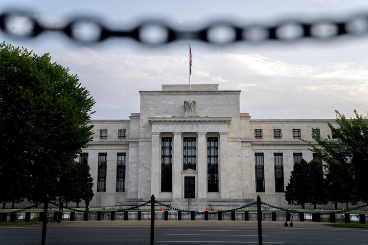 پیش بینی افزایش نرخ بهره آمریکا تا پایان ۲۰۲۴