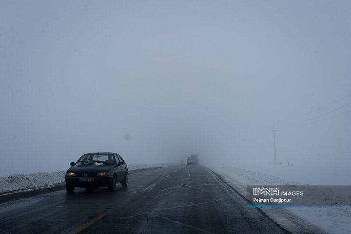 جاده چالوس و آزادراه تهران - شمال مسدود شد/رانندگان از جاده هراز و فیروزکوه تردد کنند