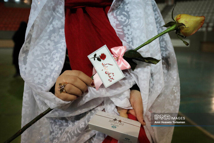 اهدای 80 سری جهیزیه به مزدوجین استان همدان