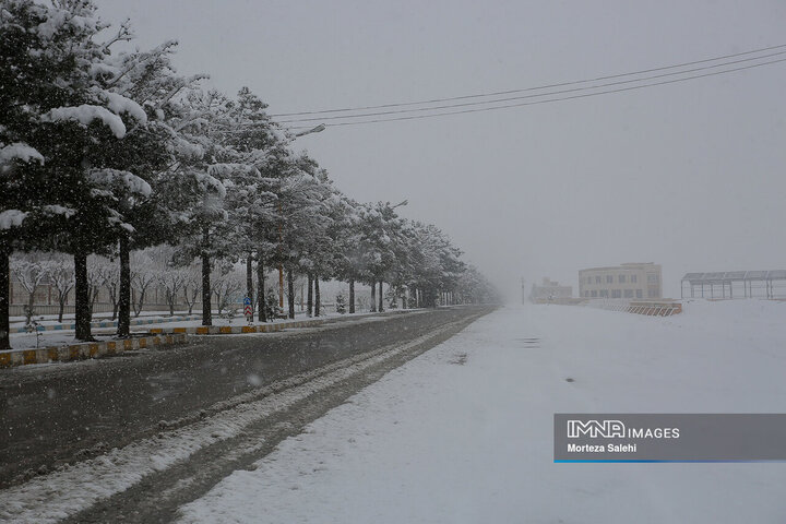 تشدید بارش‌ها در گلستان و شرق مازندران / روز جمعه منتظر بارش برف باشید