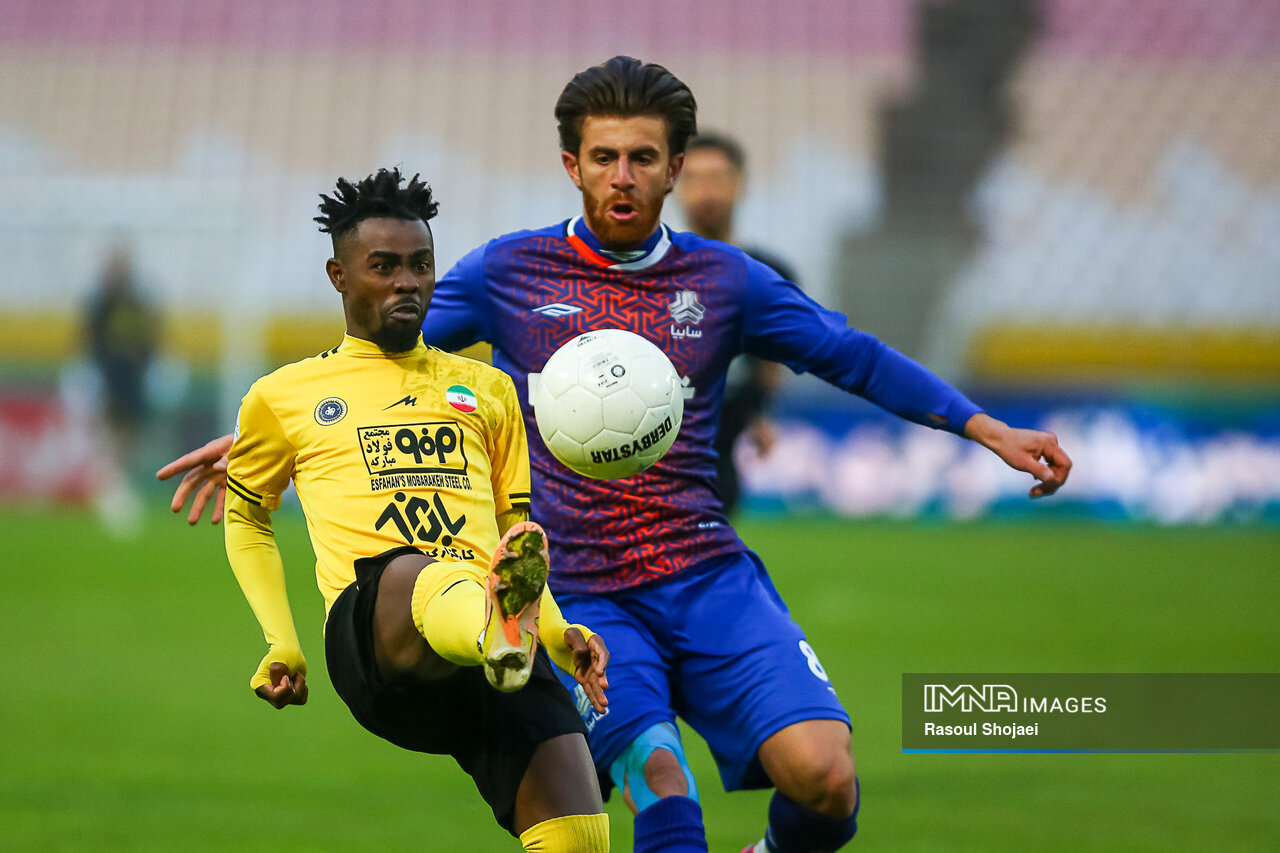 سرنوشت قهرمان لیگ در دست خارجیها است؟