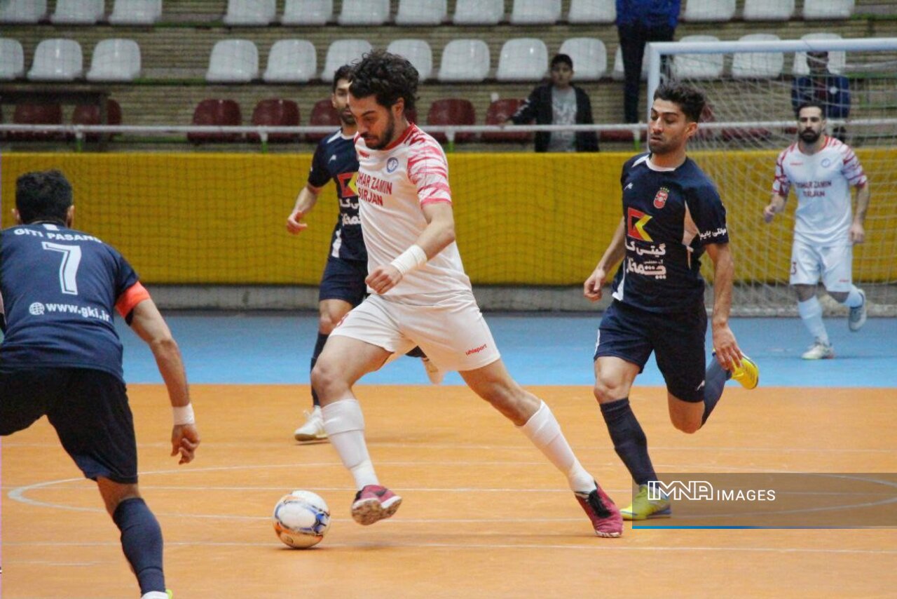 انحلال گهر زمین هنوز قطعی نیست/ از تاج، شمسایی و قلعهنویی کمک میخواهم!