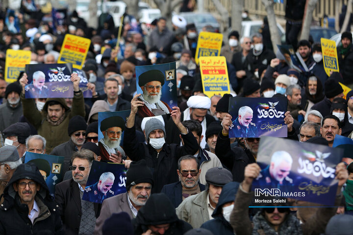راهپیمایی مردم اصفهان در حمایت از ساحت ولایت فقیه
