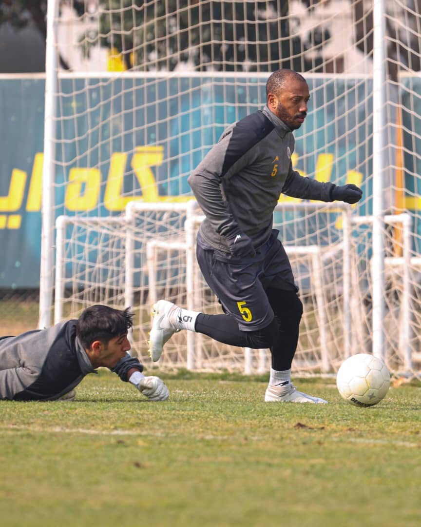 فرناندز در ترکیب اصلی یا لیست خروج؟+عکس