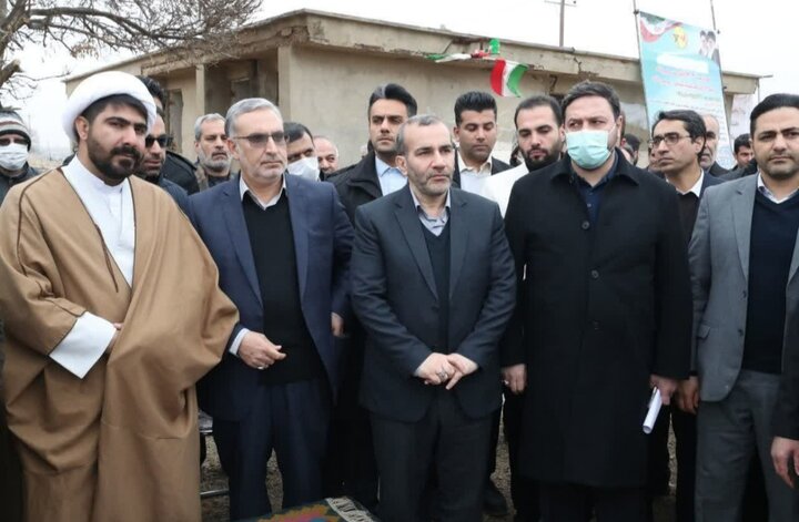 رفع محرومیت سرفیروزآباد در گرو تلاش جهادی مسئولان و همراهی مردم است