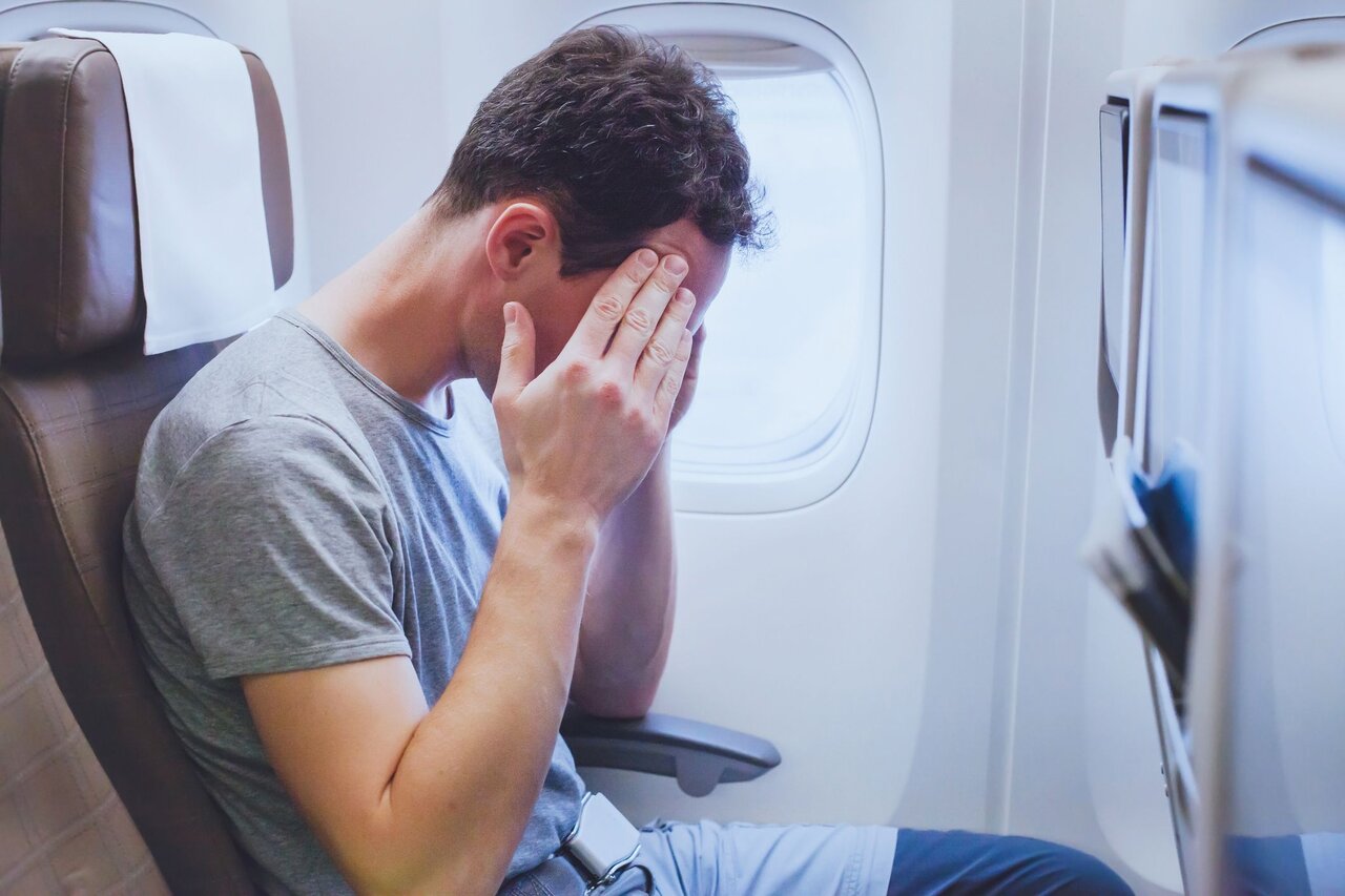 چگونه هنگام سفر با هواپیما نترسیم؟