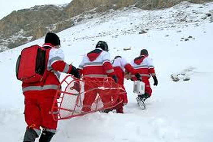 نجات جان ۹ کوهنورد با تلاش ۱۲ساعته نجات‌گران شهربابک