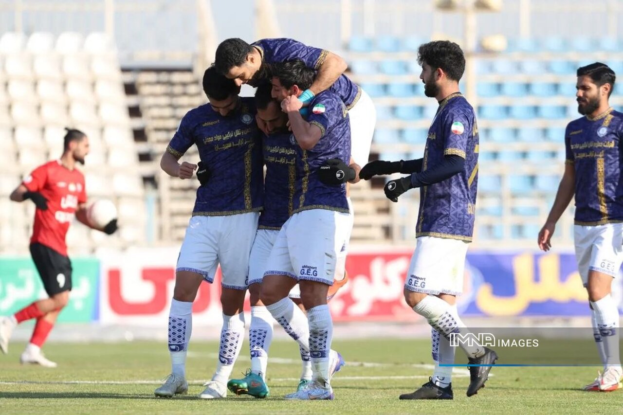 ذوبآهن اصفهان _ گلگهر سیرجان/ اعادهحیثیت گاندوها برابر قلعه بدون ژنرال