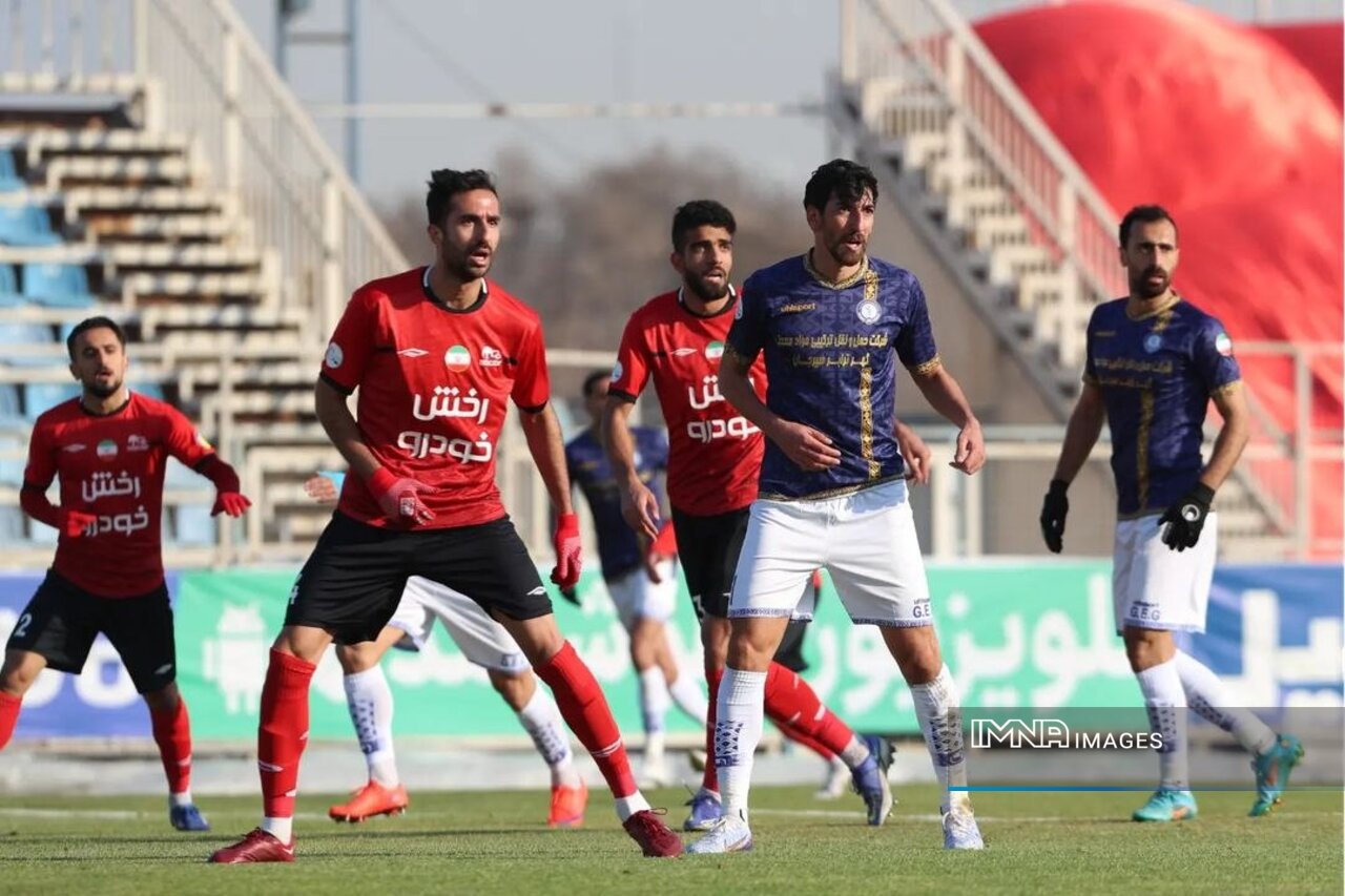 ژنرال در اندیشه فتح شهرآورد کرمان / تعیین وضعیت قرمز پوشان در آبادان