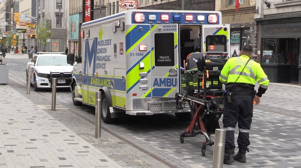 بررسی مشکلات تأمین هزینههای پیراپزشکی در لندن