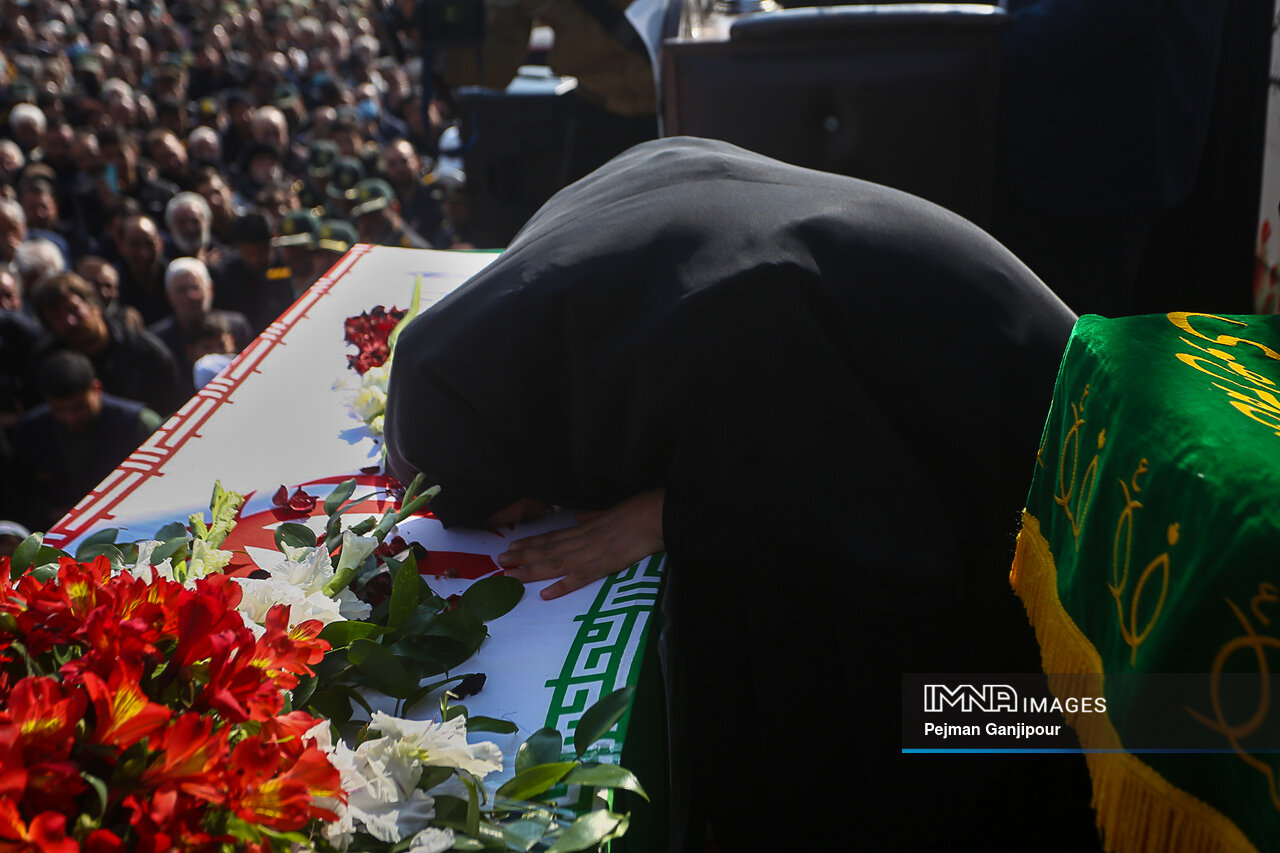 برگزاری مراسم تشییع پیکر پاسداران شهید در میدان امام حسین (ع) تهران