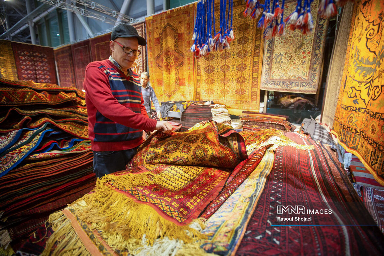 فرش تنها صنعت بومی ایران / آسیب به فرش ایرانی با قانون تعهد بازگشت ارز
