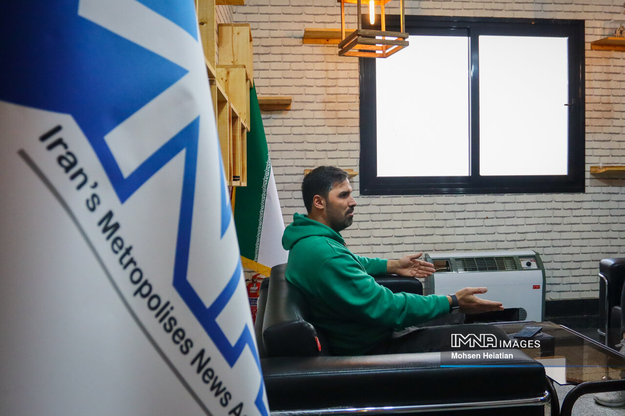 رئیس فدراسیون هندبال دست خالی و تنها کار میکند/وویویچ برای همه ما یک رفیق بود!