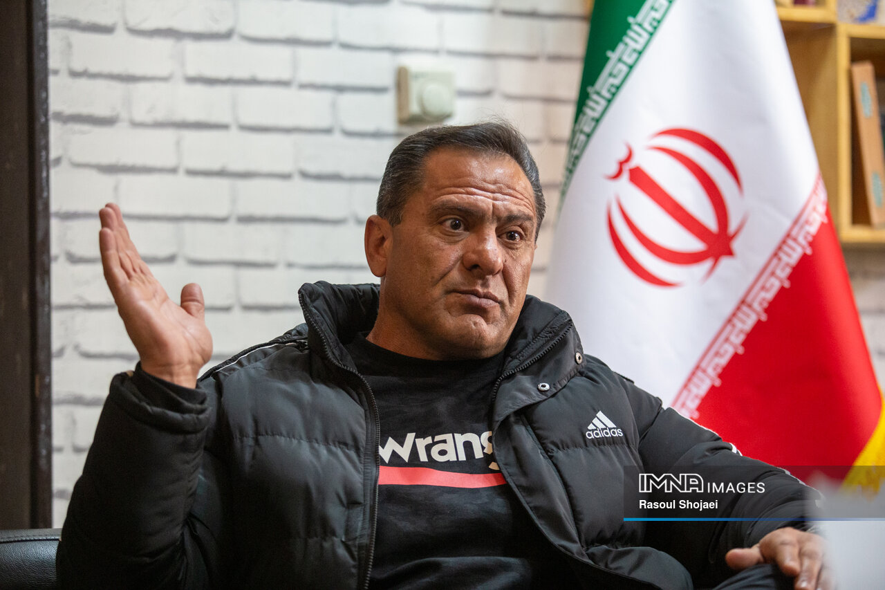 تعداد مربیان بدنساز از باشگاهها بیشتر است/ از لحاظ آموزشی فقیر هستیم!