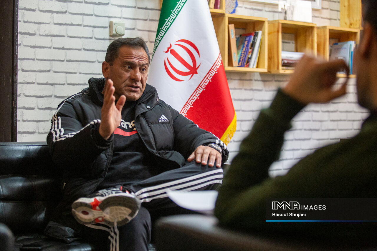 تعداد مربیان بدنساز از باشگاهها بیشتر است/ از لحاظ آموزشی فقیر هستیم!