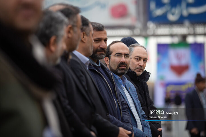 مراسم رژه ناوگان تاکسیرانی اصفهان به مناسبت دهه فجر