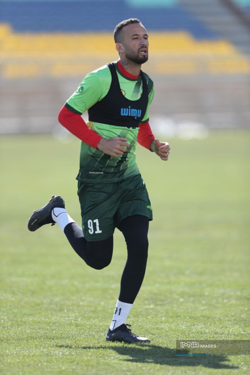 قرارداد مهاجم جدید پرسپولیس امضا شد +عکس