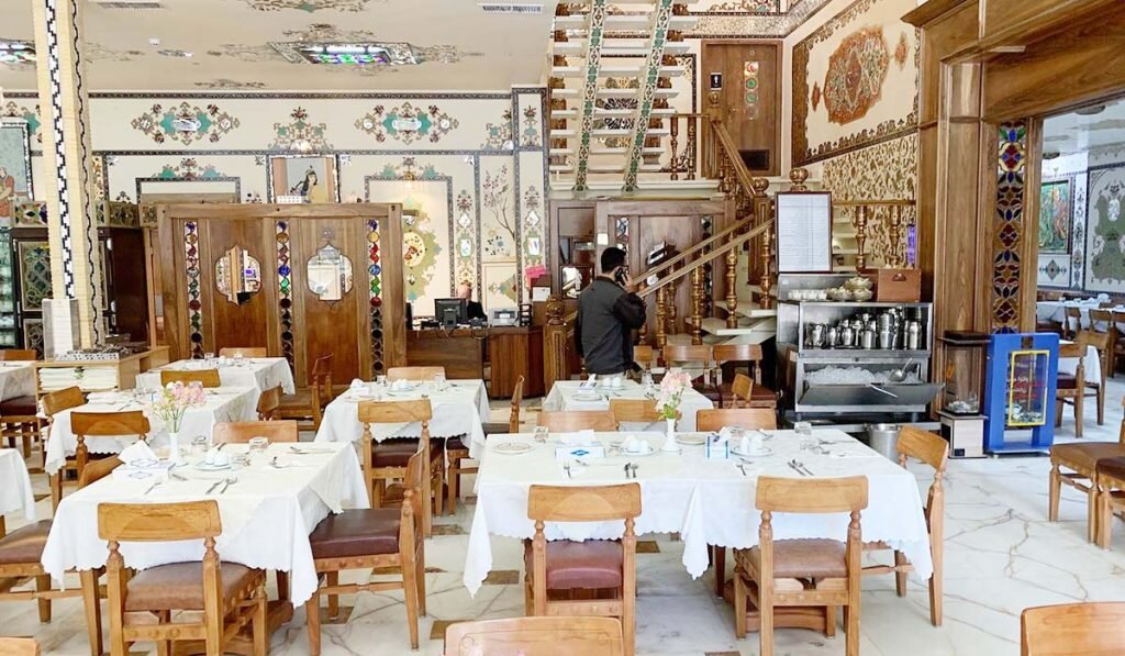 رستوران‌گردی در اصفهان و رامسر