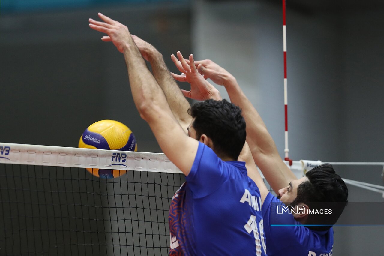 تعقیب پیروزی در هفته نخست