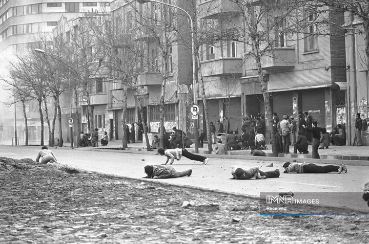 ۱۵ دی ۱۳۵۷، درگیری شدید در خیابان های تهران